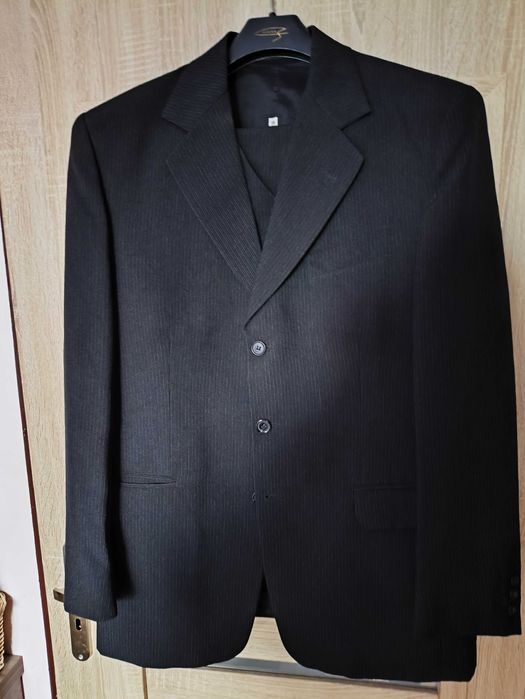 Garnitur czarny w prążek 182/104/90