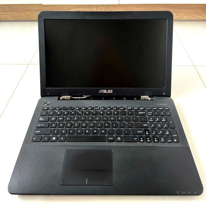 Asus X554LA-X0515H używany, potencjalnie uszkodzona plyta