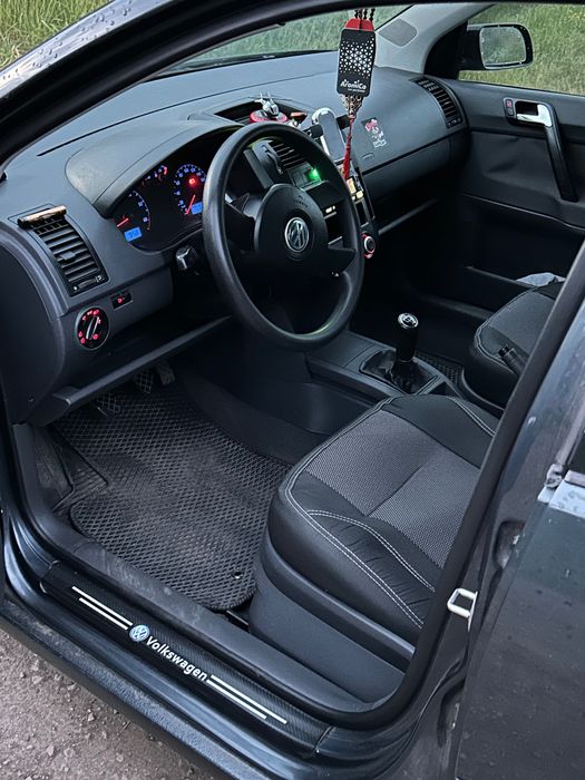 Продам Volkswagen Polo 2003год