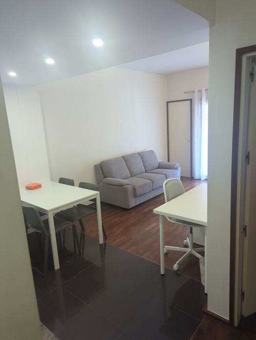 Arrenda-se apartamento T1