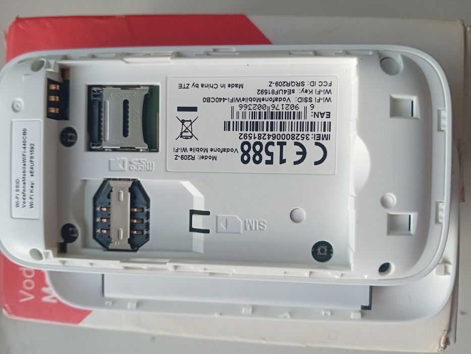 Кишеньковий Wi-Fi роутер (3G)Vodafone R209z Pocket WiFi 
Під