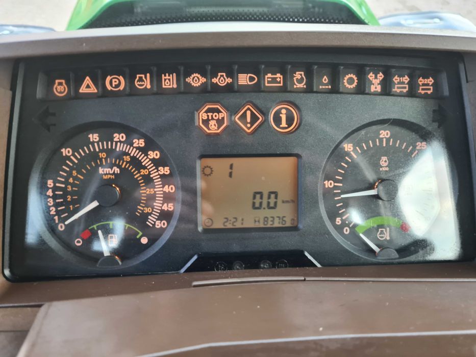 Трактор John Deere 6920