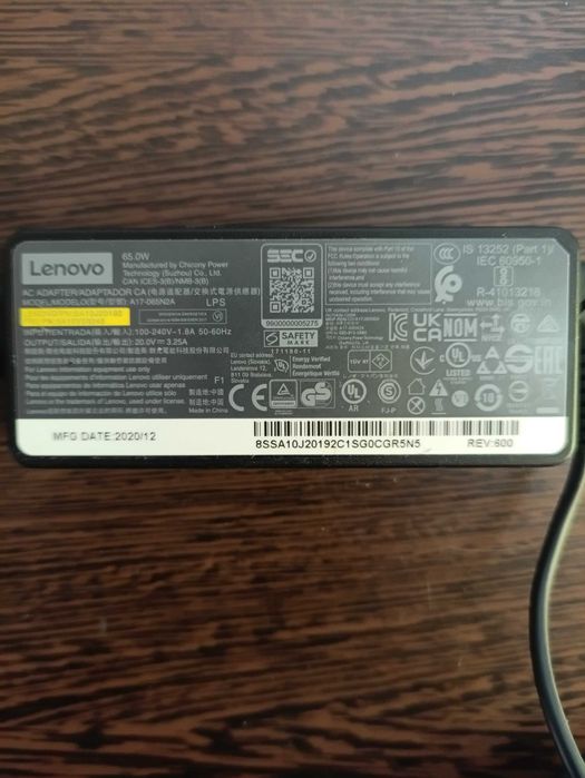 Системный блок Lenovo ThinkCentre M710q с креплением для монитора.