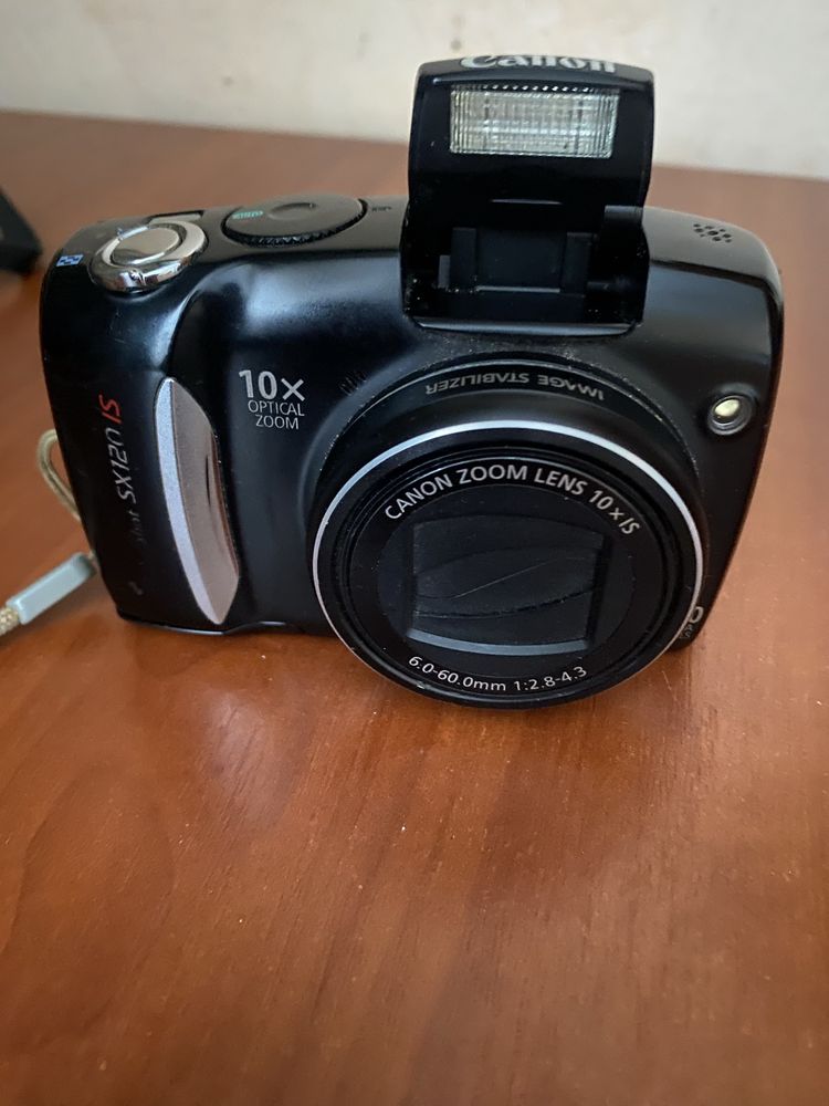 Цифровий фотоапарат Canon: 700 грн. - Цифрові фотоапарати Лубни на Olx