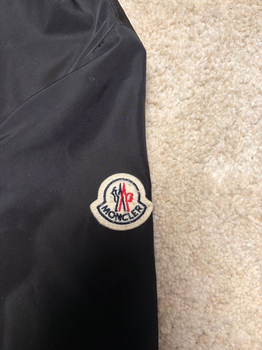 Kurtka damska Moncler Ocre – Czarna, Rozmiar S, Stan idealny