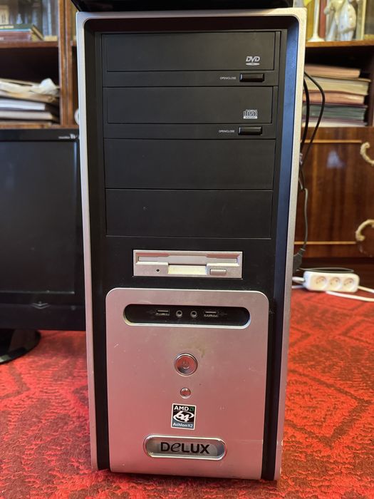 Компʼютер з монітором, мишею, клавіатура