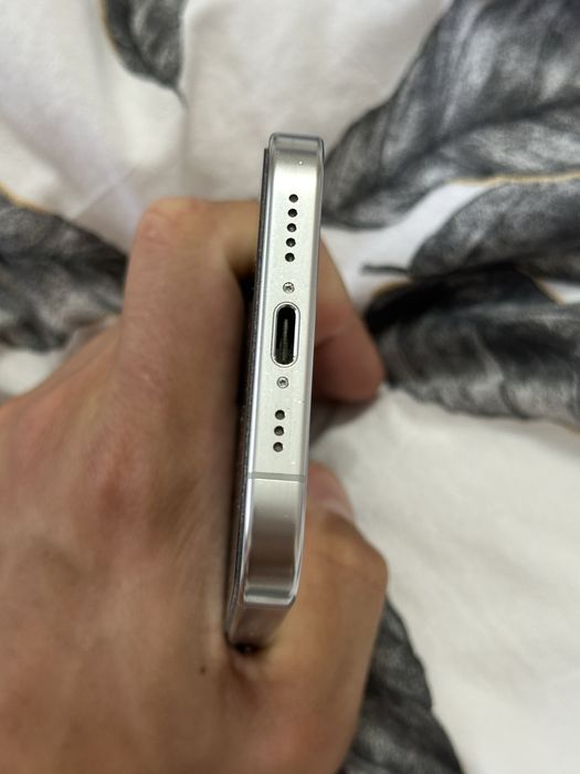 Iphone 16 pro stan idealny
