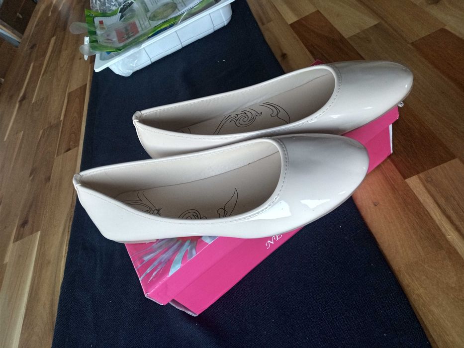 Baleriny jasnobeżowe rozmiar 40