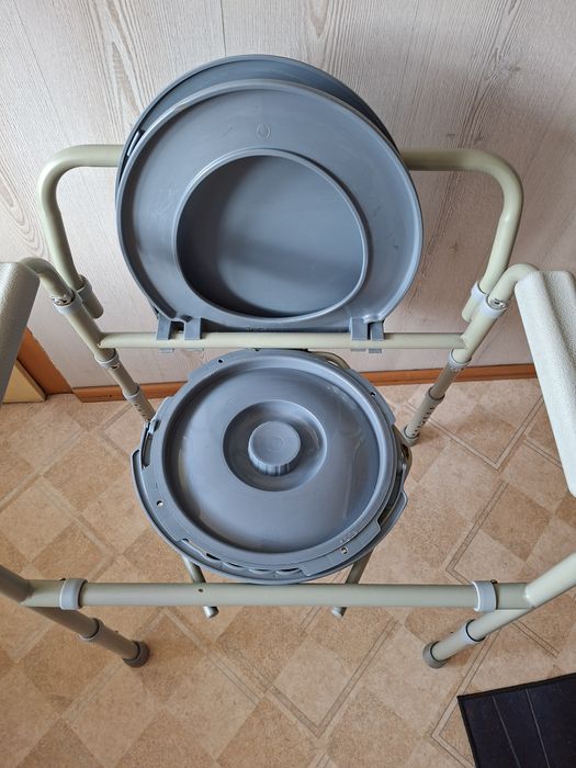 Krzesło sanitarne toaletowe