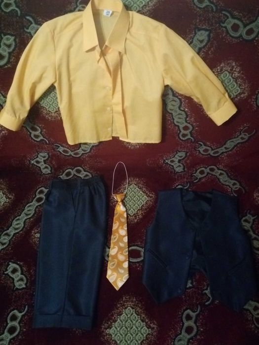 Детский костюм тройка + галстук
