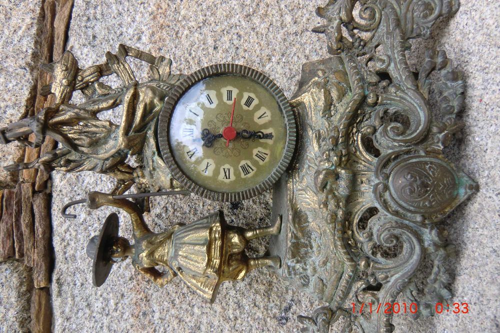 Relógio de Mesa Antigo em Bronze — Figura Feminina — Séc. XIX/XX