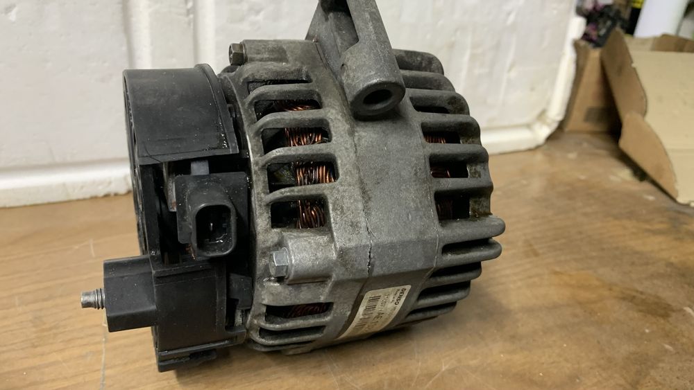 Генератор Denso 585