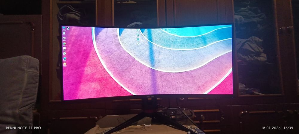 Продам монітор майже новий