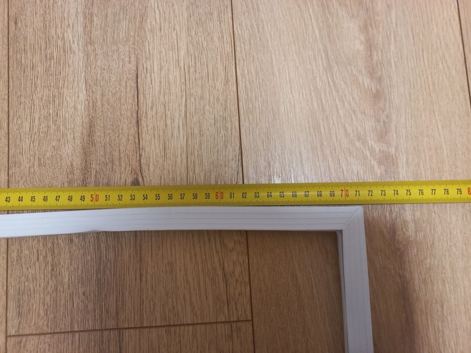 Ущільнювач  на морозильну камеру.