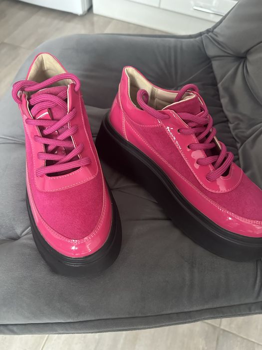 Кросовки женские розовые