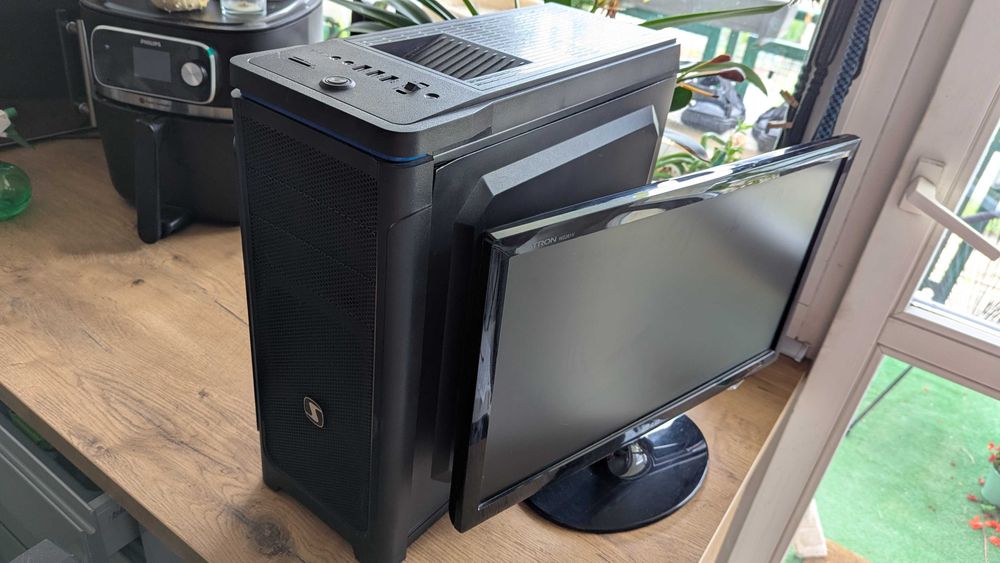 Komputer stacjonarny I5- 6500 16GB GeForce GTX 760 2 GB