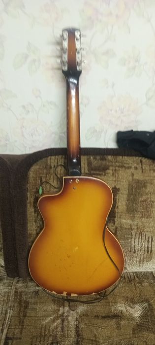 Електрогітара ленінградської фабрики