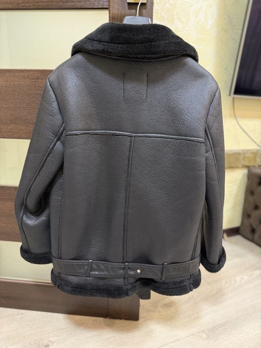 Дублёнка Zara чёрная.