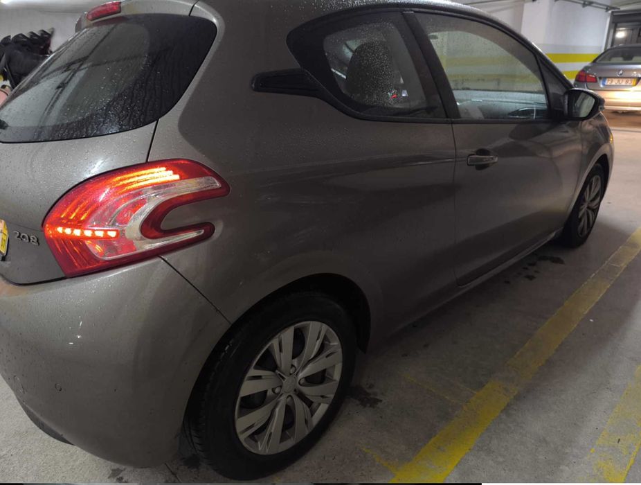 Peugeot 208 1.4 HDI AC 5lugares