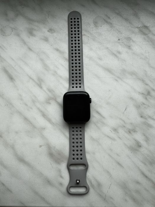 Apple Watch se2 44mm