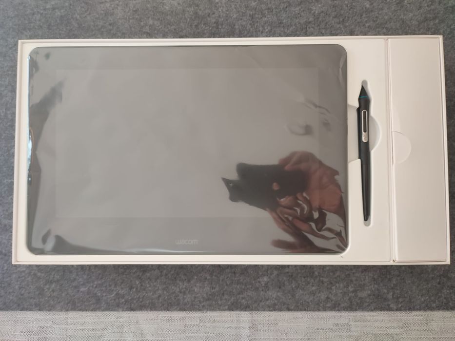 Wacom Cintiq pro 13 "COMO NOVA!"

Wacom Cintiq pro 13 "COMO NOVA!"