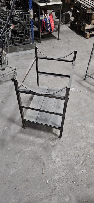 Estrutura metálica apoio bidon