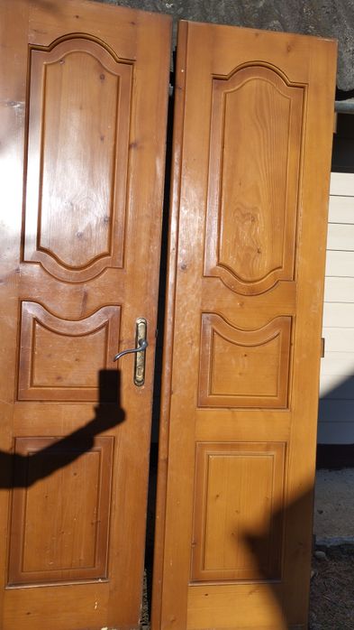 Дерев'яні вікна і двері