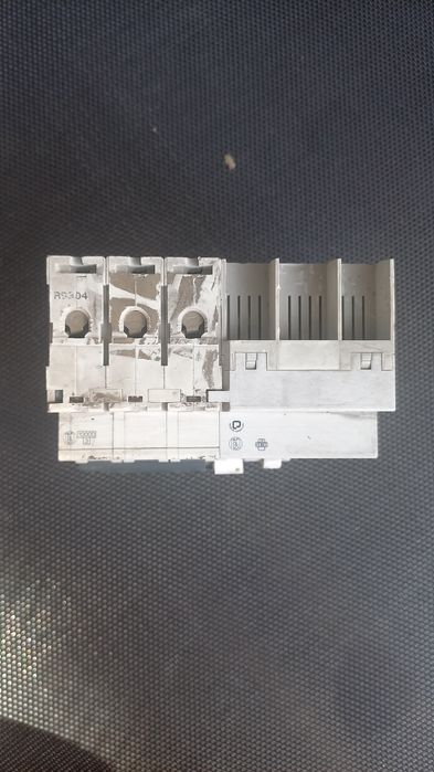 Disjuntor Merlin Gerin C60H C16 com módulo diferencial Vigi C60
