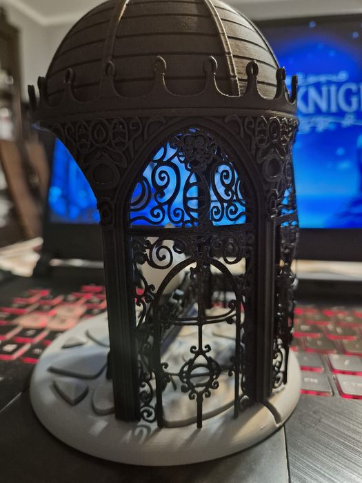 Figurka z gry Hollow Knight z eksponderem do złożenia