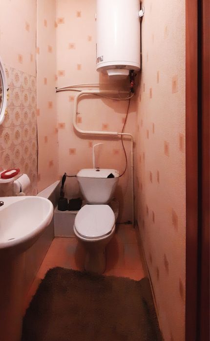 Продам 2к. на Робочій . Площа 82 м. , кухня 11,8 м.  Торг.  NS