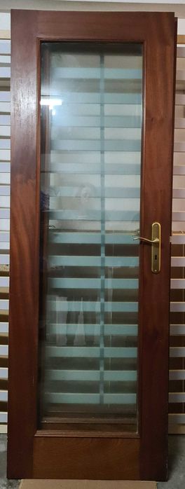 3 Portas Madeira + Vidro (40€ cada). Boa qualidade