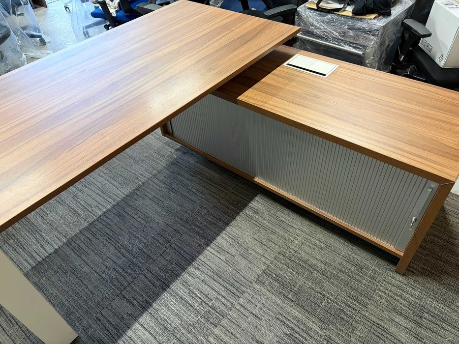 Zestaw mebli gabinetowy orzech piękny design okazja!