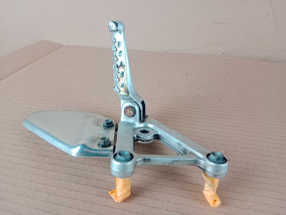 Aprilia Tuono RSV 1000 Mille Lewy Set Kierowcy Przód Podnóżek  02-05
