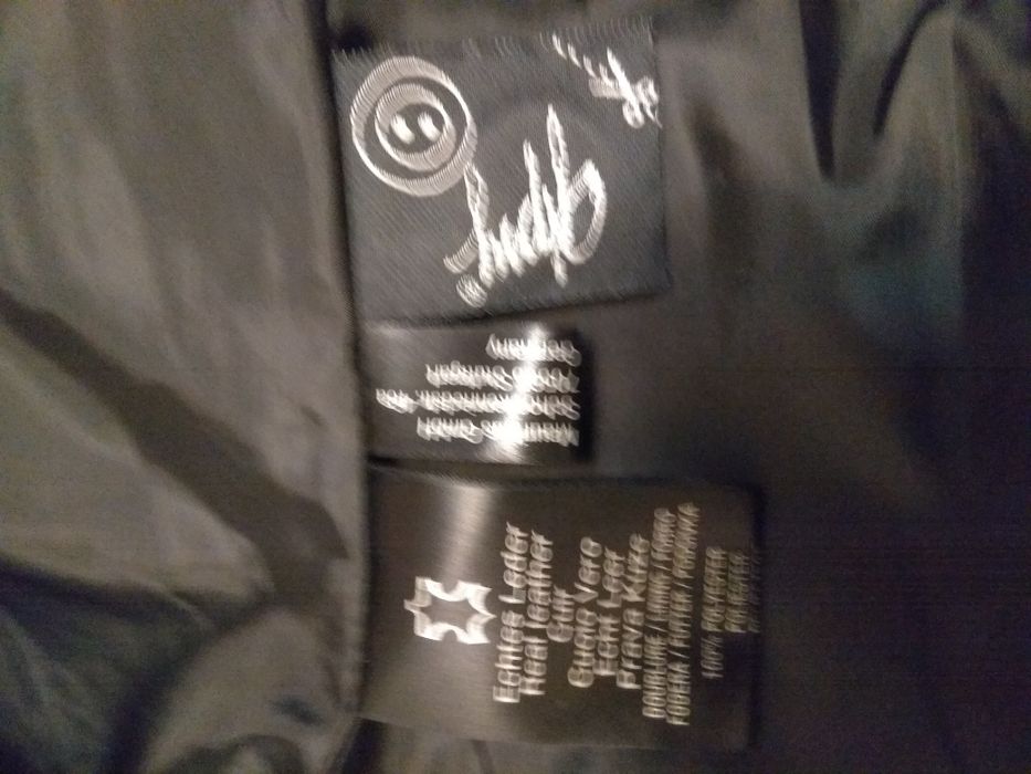 Германия Женская кожаная курточка- пиджак в отличном состоянии