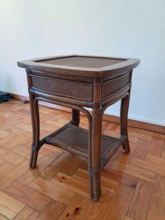 Mesa de apoio estilo colonial vintage