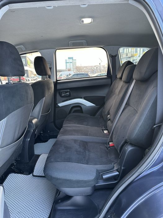 Mitsubishi Outlander XL 2008. Газ/Бензин 2.4