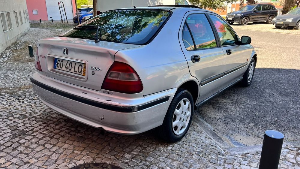 Honda Civic — fotografia 4