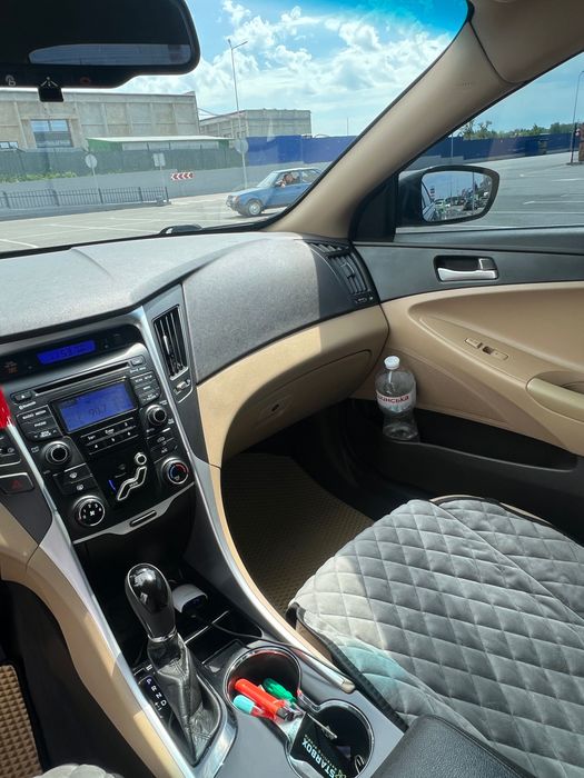 Hyundai sonata 2011