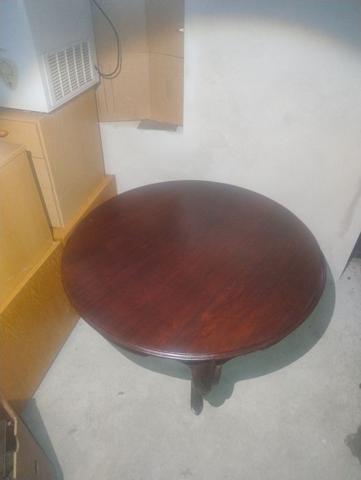 Okrągły stół "vintage" z mahoniu