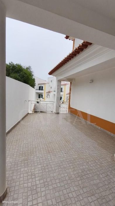Moradia V3 na Ericeira Centro com vista mar, terraço e garagem