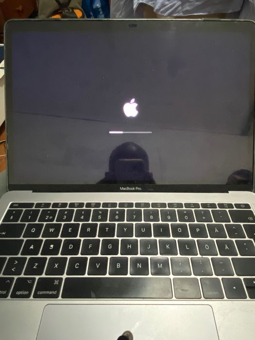 A venda com bateria semi nova e cabo de carregador novo