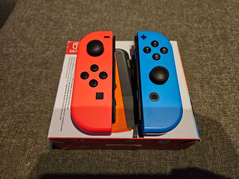 Joycony Nintendo Switch para czerwony z niebieskim