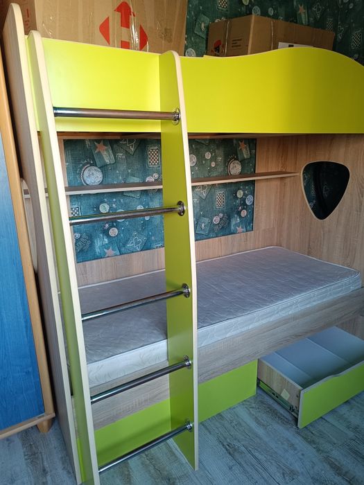 Ліжко дитяче двоярусне