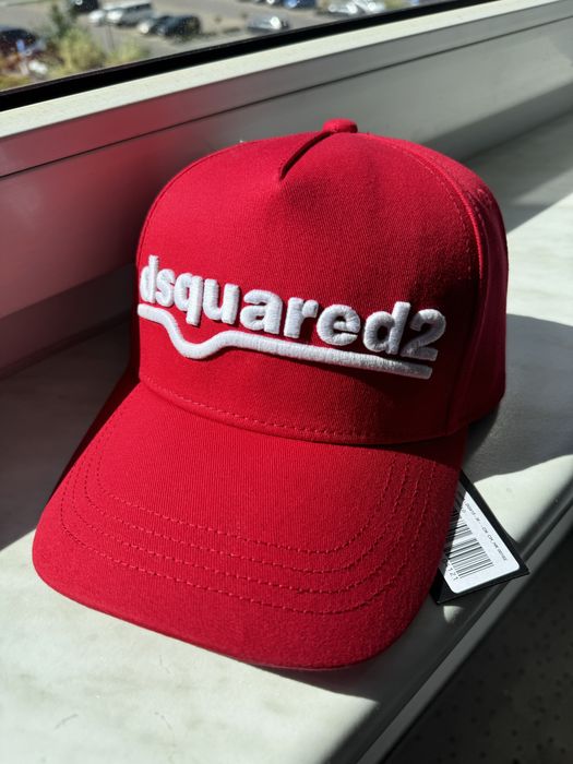 Dsquared2 czapka  z daszkiem czerwona, nowa