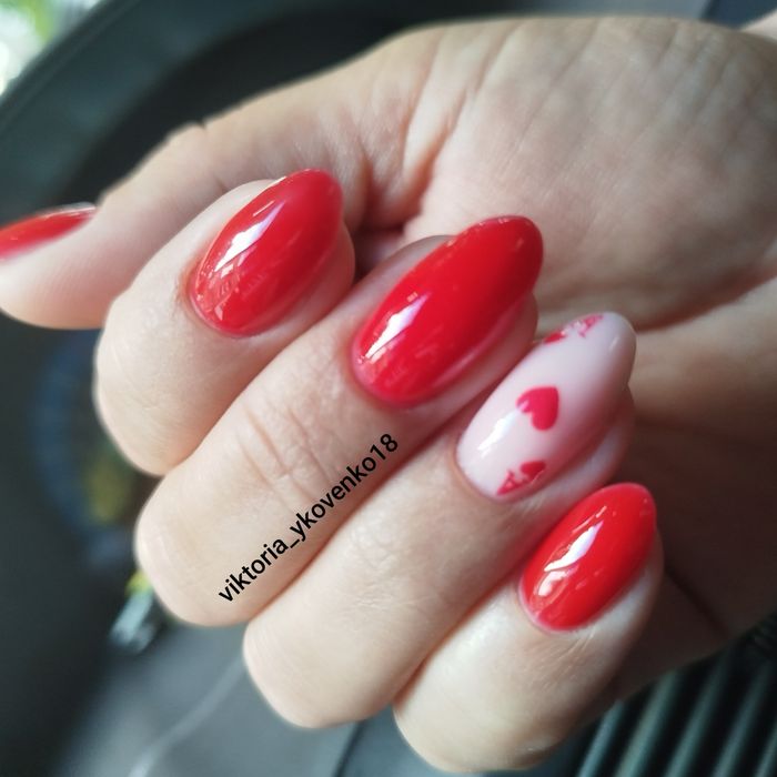 Манікюр комсомолка