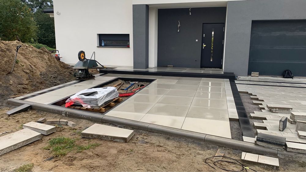 Kostka brukowa, roboty ziemne, instalacje sanitarne
