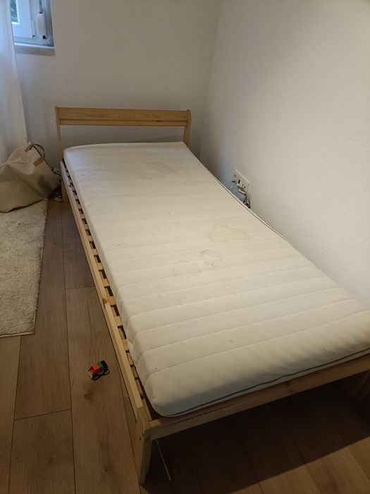 Cama solteiro com colchão