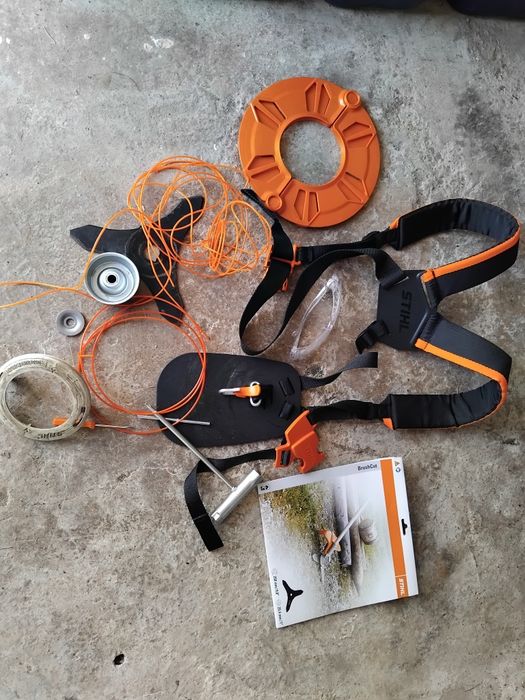 Stihl FS 120 - Roçadeira - Aparador (Semi Novo)
