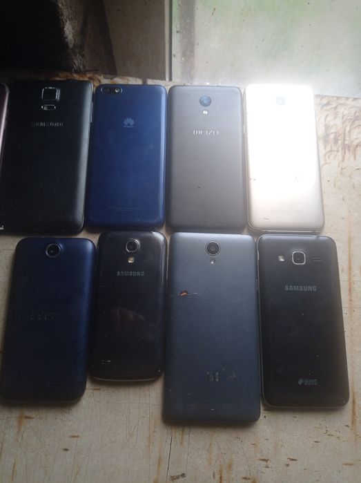 Продам лот телефонів,під відновлення,або на запчасті.