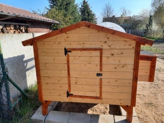 Duży kurnik drewniany z wybiegiem. Solidna konstrukcja.